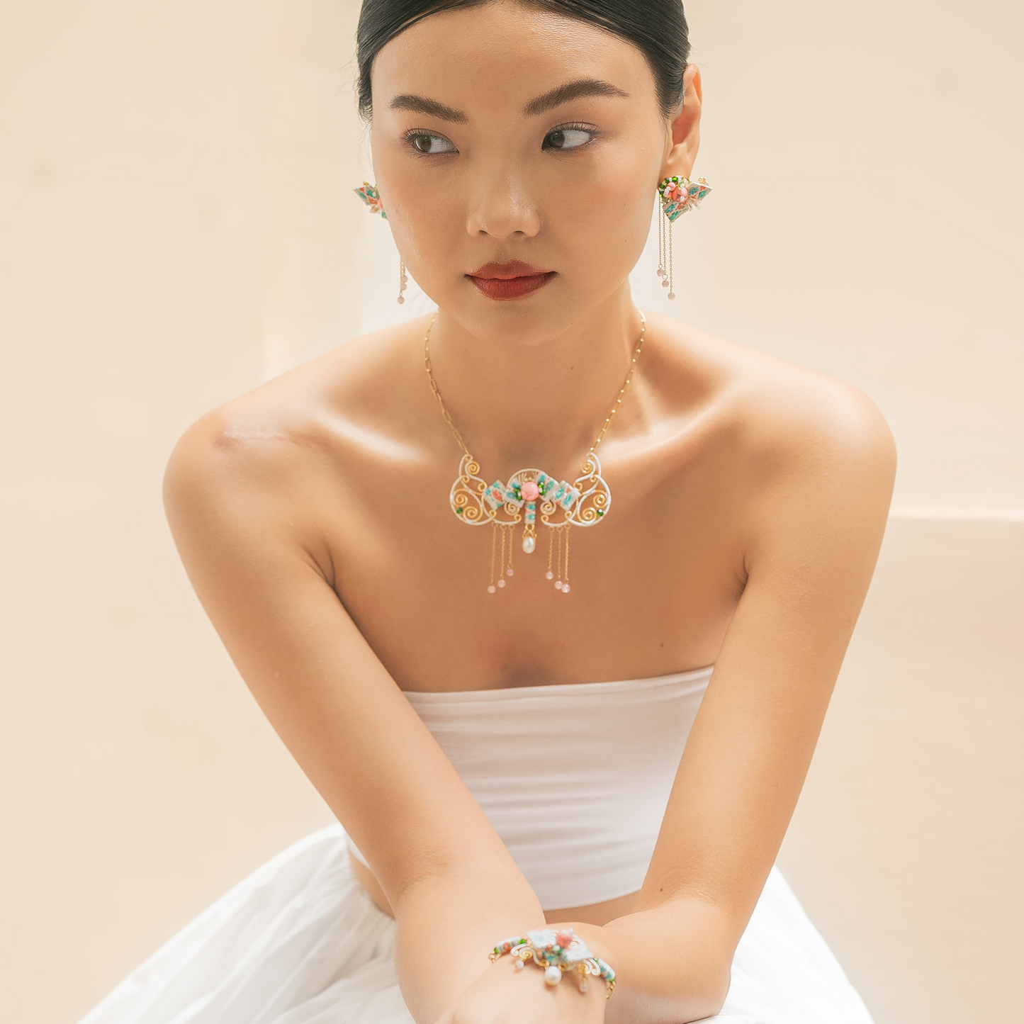 Bộ phụ kiện thổ cẩm Chăm dệt tay Tadik