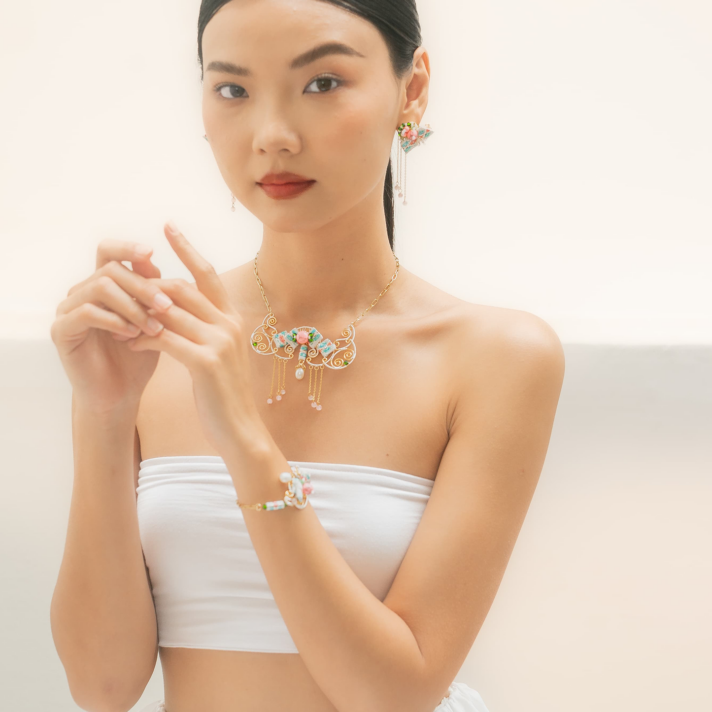 Bộ phụ kiện thổ cẩm Chăm dệt tay Tadik