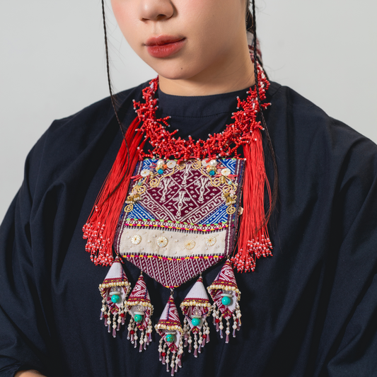 vòng cổ thổ cẩm bana brưng lao